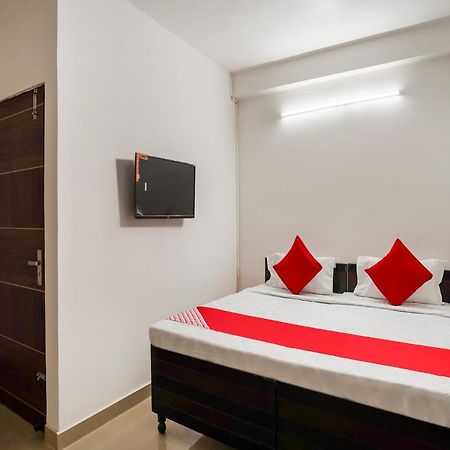 Hotel O Pubg Residency Nuova Delhi Esterno foto
