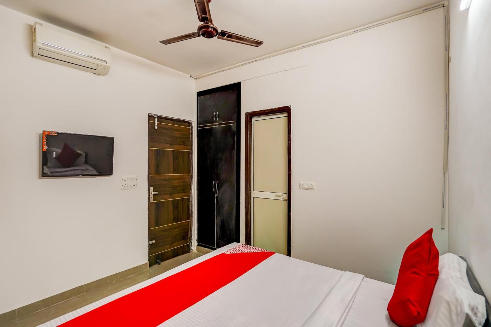 Hotel O Pubg Residency Nuova Delhi Esterno foto