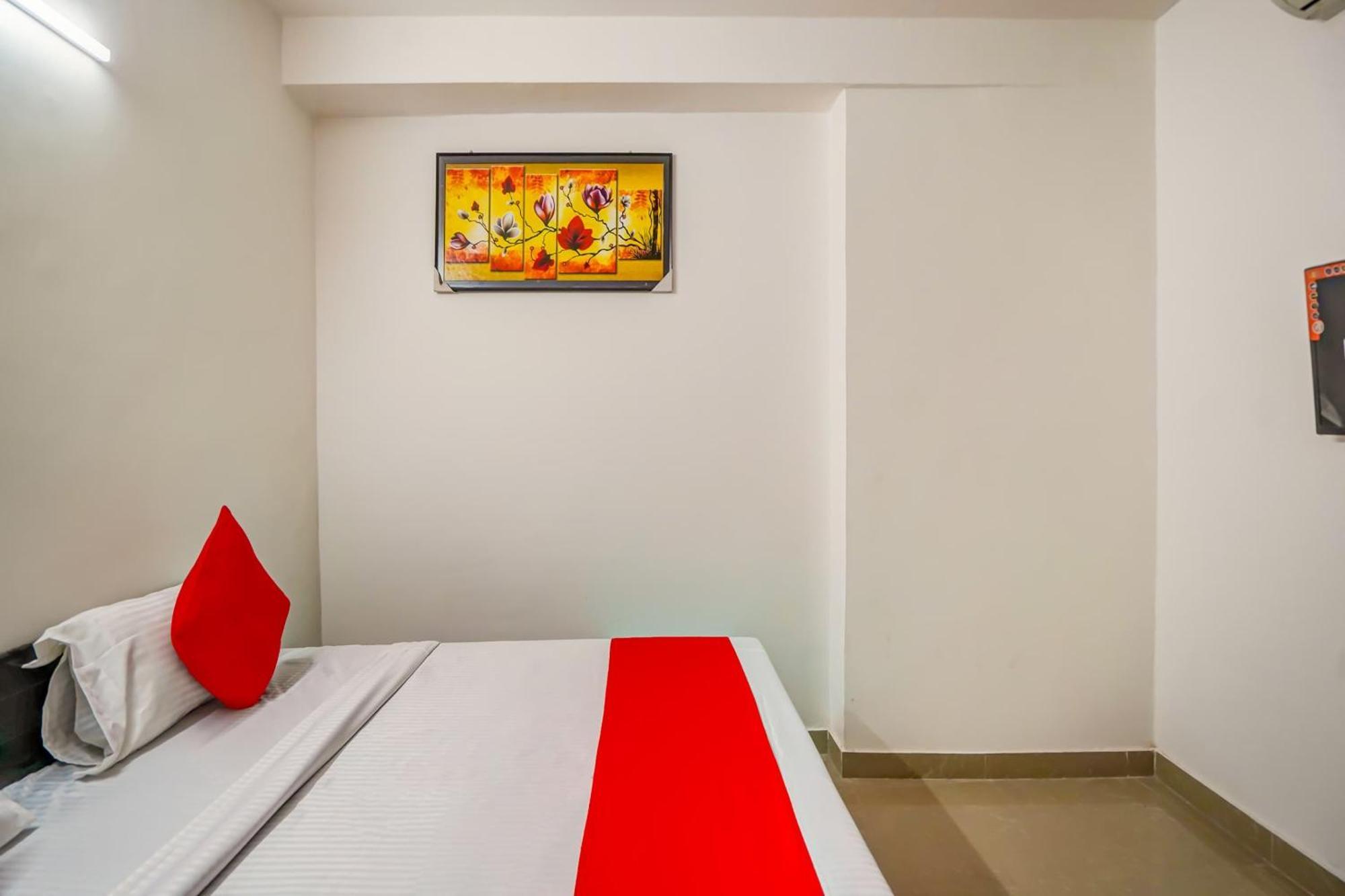 Hotel O Pubg Residency Nuova Delhi Esterno foto