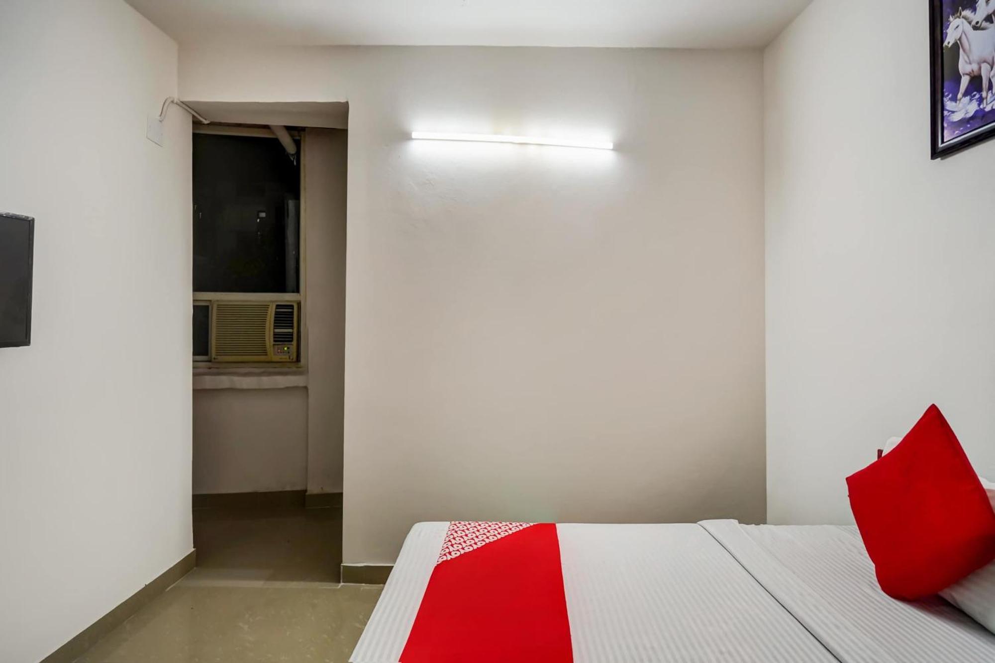 Hotel O Pubg Residency Nuova Delhi Esterno foto