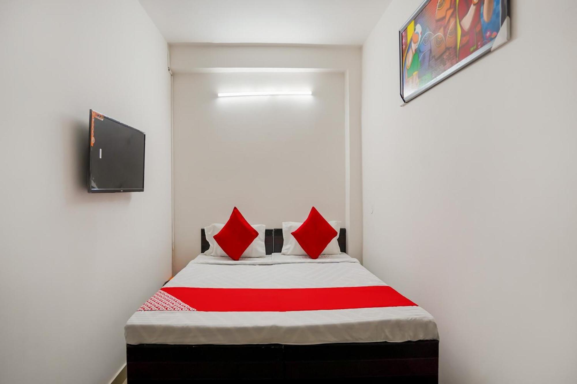 Hotel O Pubg Residency Nuova Delhi Esterno foto