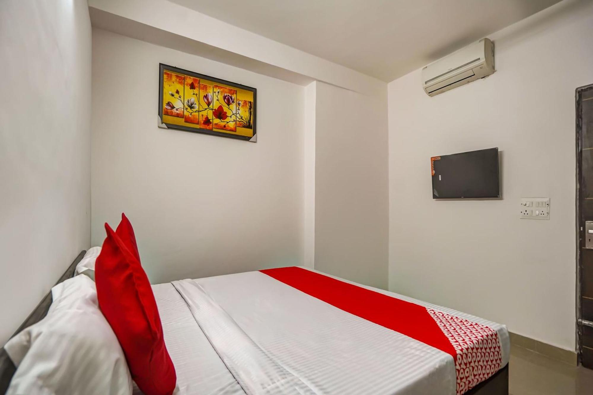 Hotel O Pubg Residency Nuova Delhi Esterno foto