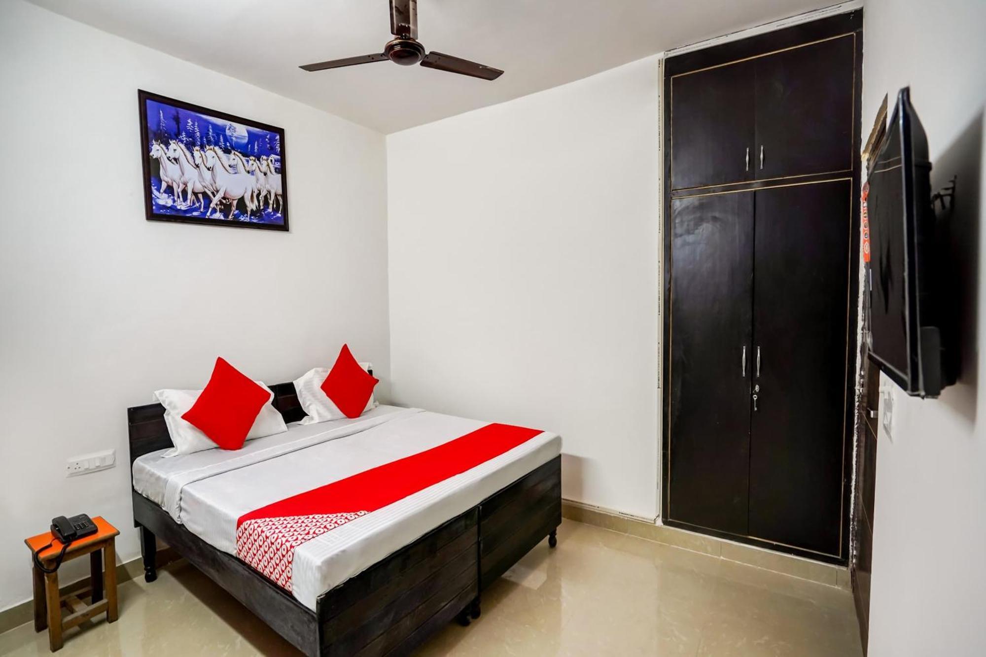 Hotel O Pubg Residency Nuova Delhi Esterno foto