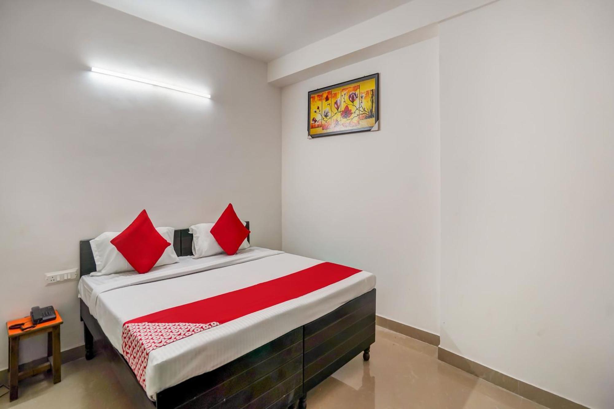 Hotel O Pubg Residency Nuova Delhi Esterno foto