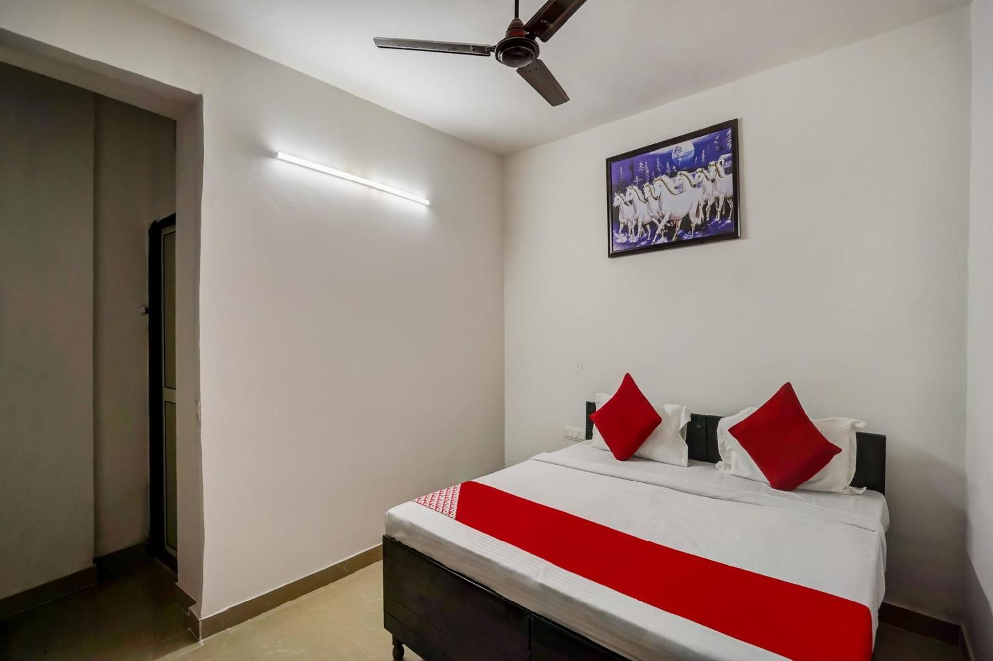Hotel O Pubg Residency Nuova Delhi Esterno foto